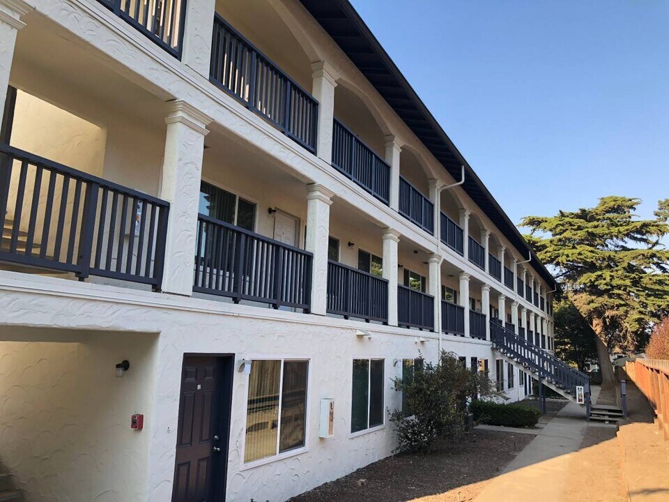 730 Casanova Ave in Monterey, CA - Building Photo