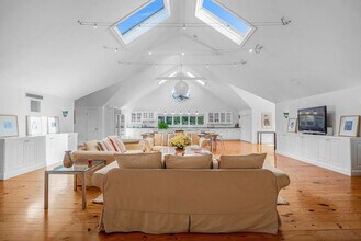 7470 Sound Ave in Mattituck, NY - Building Photo - Building Photo