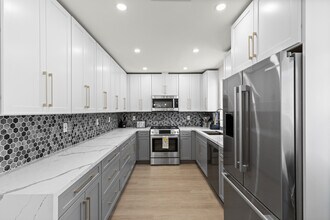 9038 Whitaker Ave in Los Angeles, CA - Building Photo - Building Photo