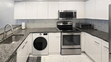 2501 S Ocean Dr, Unit 503 in Hollywood, FL - Building Photo - Building Photo