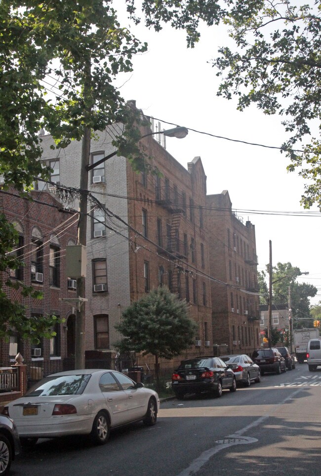 175 E 52nd St in Brooklyn, NY - Building Photo - Building Photo