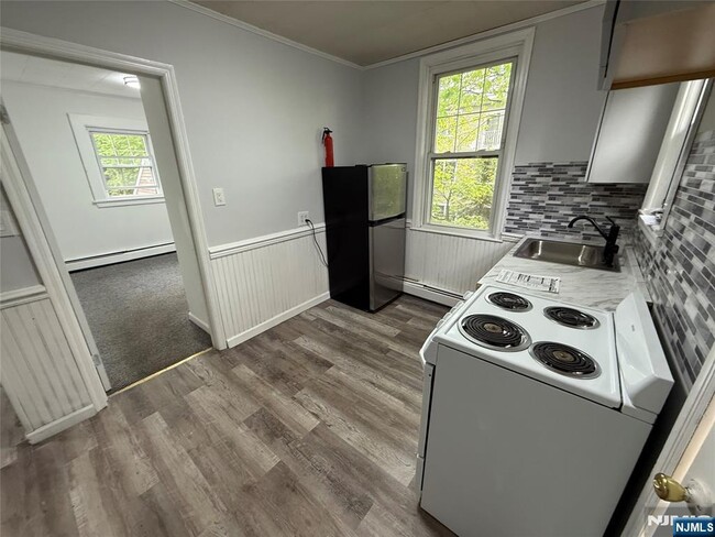 1057 Lafayette Ave in Hawthorne, NJ - Building Photo - Building Photo