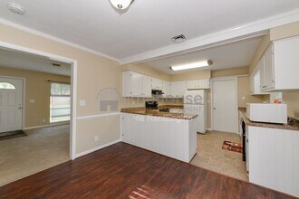 290 Sedgefield Ave in Virginia Beach, VA - Building Photo - Building Photo