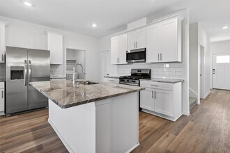 4034 Bronco Sta Ln in League City, TX - Building Photo - Building Photo