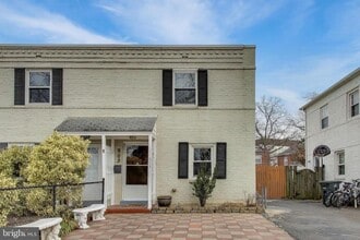 903 S Irving St in Arlington, VA - Building Photo - Building Photo