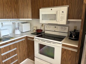 2304 Lucaya Ln in Coconut Creek, FL - Building Photo - Building Photo