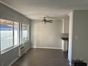 5840 Hazeltine Ave in Los Angeles, CA - Building Photo - Building Photo