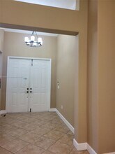 13196 SW 190th St in Miami, FL - Foto de edificio - Building Photo