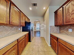 58 N Highland Dr in Sanger, TX - Building Photo - Building Photo