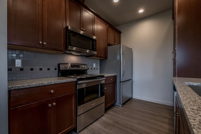 400 W Rose St