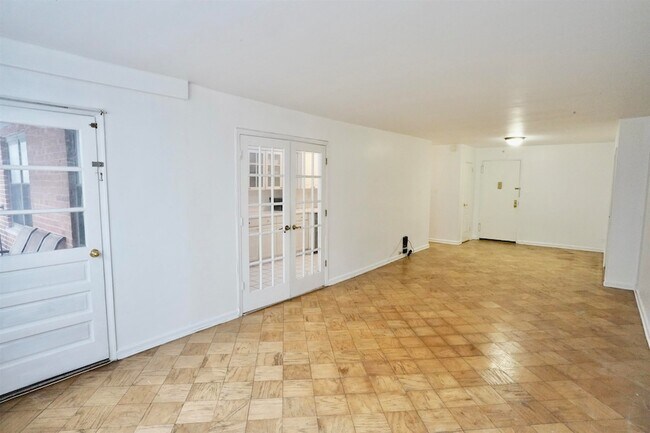 225 St Pauls Ave in Jersey City, NJ - Building Photo - Building Photo