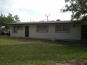 417 NW 7th Ave in Pompano Beach, FL - Building Photo - Building Photo