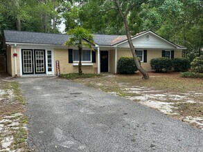 5854 Michelle Dr in Wilmington, NC - Building Photo - Building Photo