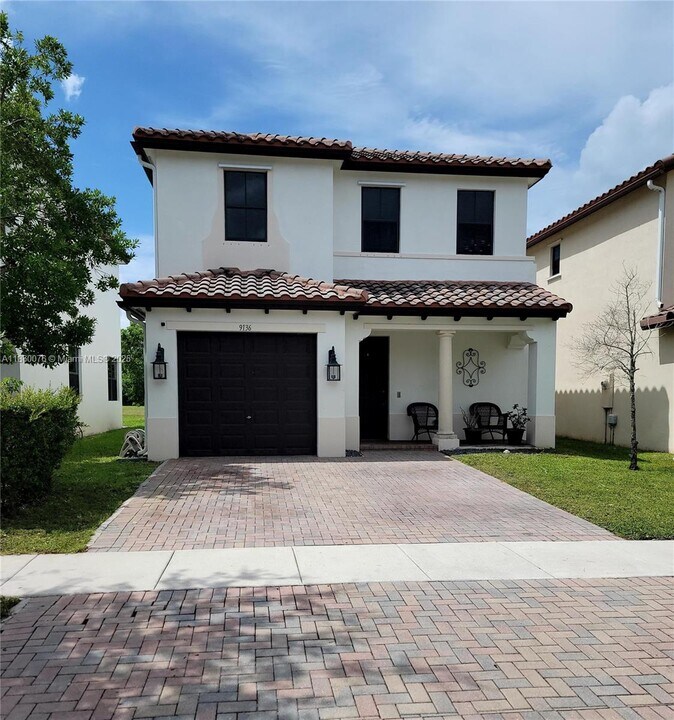9136 SW 36th Mnr in Miramar, FL - Building Photo