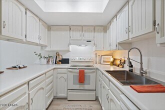 8432 E Malcomb Dr in Scottsdale, AZ - Building Photo - Building Photo