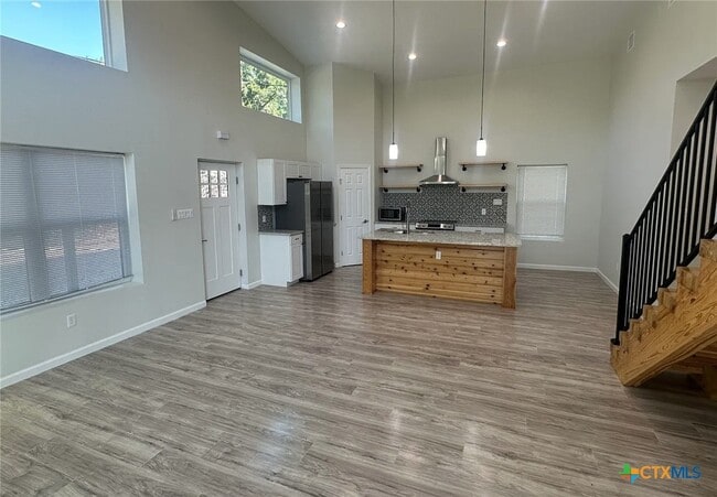 1226 Whispering Hills Dr in Canyon Lake, TX - Building Photo - Building Photo