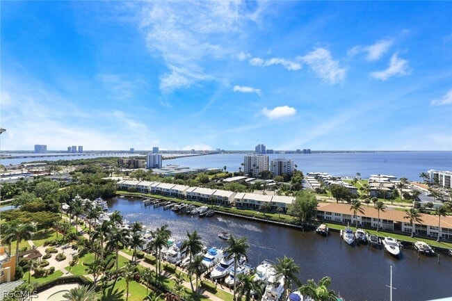 3426 Hancock Bridge Pkwy in North Fort Myers, FL - Foto de edificio - Building Photo