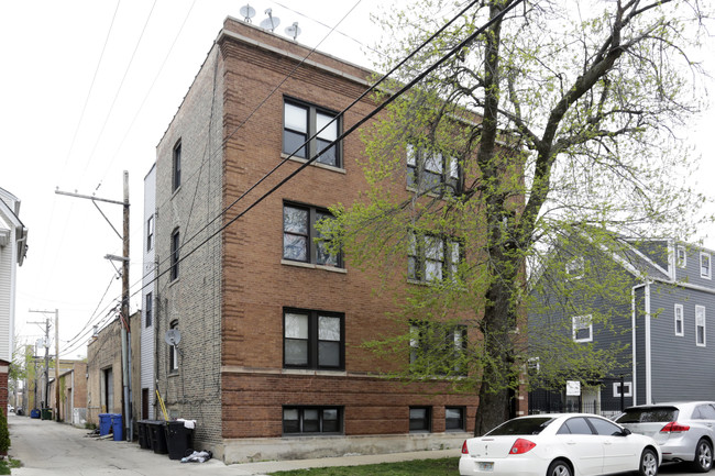 2410 W Cullom Ave in Chicago, IL - Building Photo - Building Photo