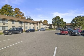 313 N 95th St in Milwaukee, WI - Building Photo - Building Photo