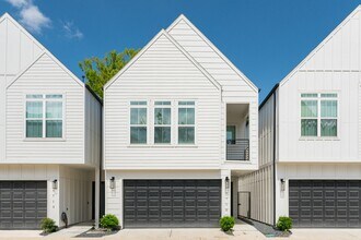 5715 White Magnolia St. in Houston, TX - Building Photo - Building Photo