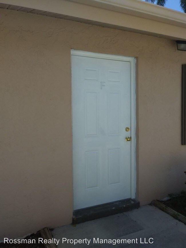 1215 SE 46th Ln in Cape Coral, FL - Building Photo - Building Photo