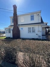 254 Gurnet Rd in Duxbury, MA - Foto de edificio - Building Photo