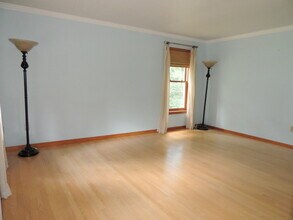 12 Cardinal Ln in Monroe, CT - Building Photo - Building Photo