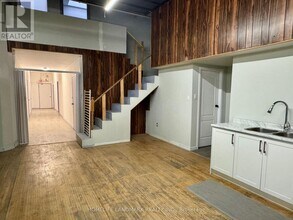 450 Spadina Ave. in Toronto, ON - Building Photo - Building Photo