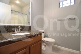 1225 N 36th St in Phoenix, AZ - Foto de edificio - Building Photo
