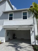 4718 Longwood Lk Sq in Westlake, FL - Building Photo