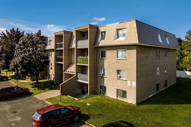 Bois-de-Boulogne Apartments