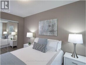 5191 Dundas St W in Toronto, ON - Building Photo - Building Photo