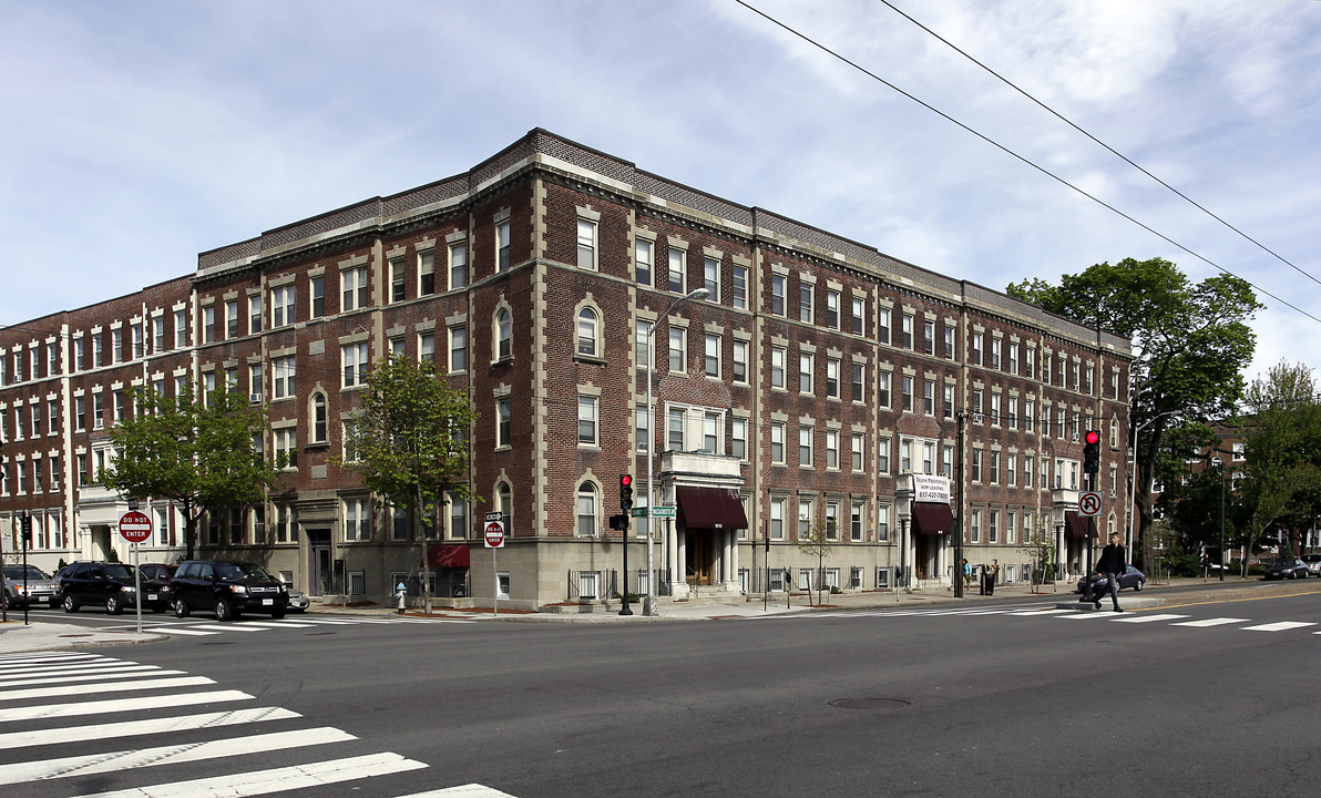 1610-1622 Massachusetts Ave in Cambridge, MA - Building Photo