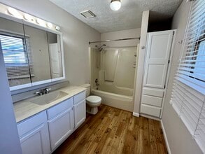 555 Royal Crest Dr in St. Joseph, MI - Foto de edificio - Building Photo