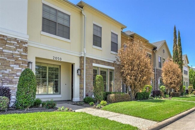 2050 Palm Forest Ln in Houston, TX - Building Photo - Building Photo