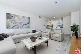 4501 Cedros Ave in Los Angeles, CA - Building Photo - Building Photo
