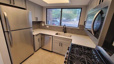 9110 Sedgemoor Trail in Austin, TX - Building Photo - Building Photo