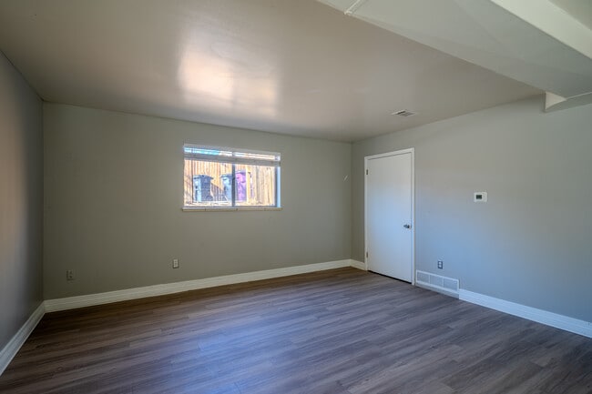 2323 W 41st Ave in Denver, CO - Foto de edificio - Building Photo