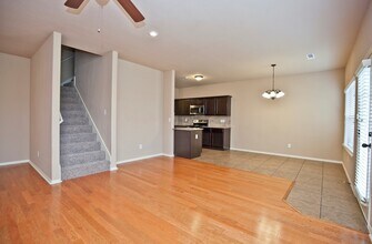 901 Oakwood Ln in Centerton, AR - Building Photo - Building Photo
