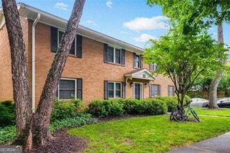 3510 Roswell Rd NW in Atlanta, GA - Building Photo - Building Photo