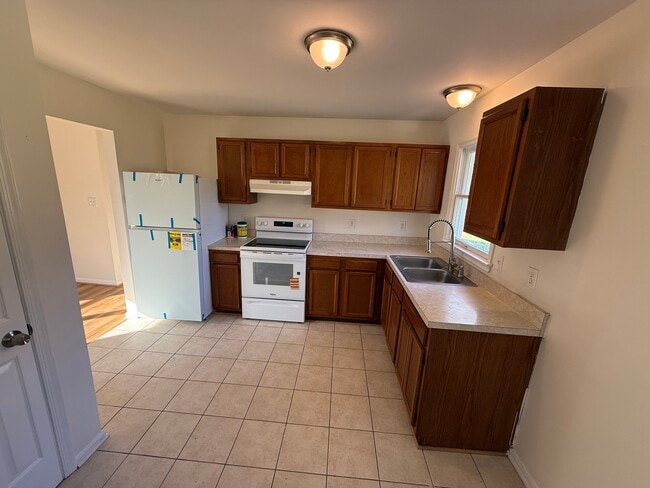 12595 Southern Maryland Blvd in Dunkirk, MD - Building Photo - Building Photo