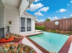 4007 Kirkmeadow Ln in Dallas, TX - Building Photo