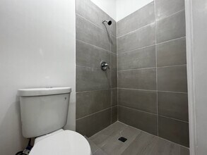 1381 NW 56th St, Unit S in Miami, FL - Building Photo - Building Photo