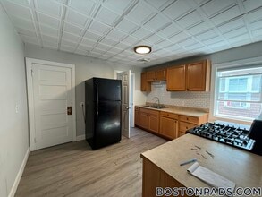 41 Simpson Ave in Somerville, MA - Foto de edificio - Building Photo