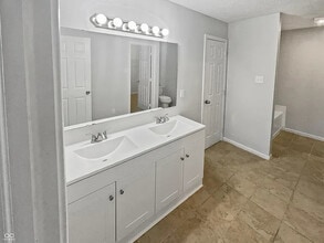 4905 Flame Way in Indianapolis, IN - Building Photo - Building Photo