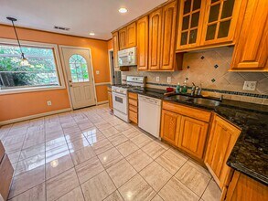 1829 Anderson Rd in Falls Church, VA - Building Photo - Building Photo