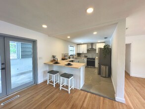 1118 Brookmont Ave E in Jacksonville, FL - Building Photo - Building Photo