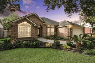 7310 Whistle Ct in Sugar Land, TX - Building Photo