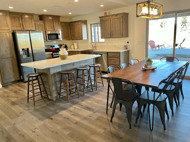 property at 3668 Avalon Ave