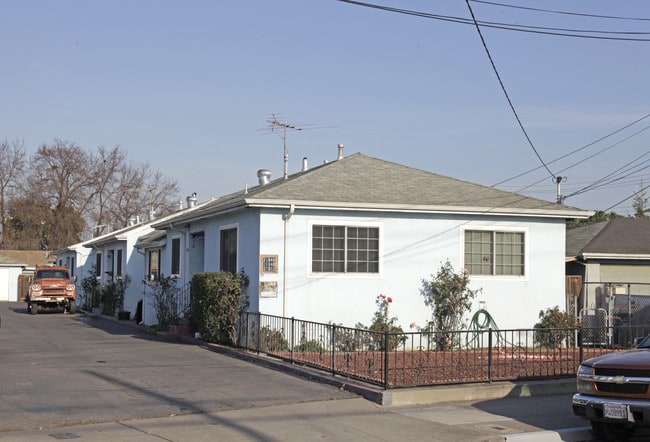 21836-21852 Meekland Ave in Hayward, CA - Building Photo - Building Photo